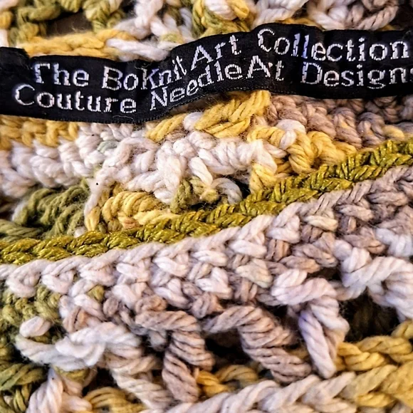 NWT BOHO CHIC EMBOSSED CROCHET COTTON SHRUG/COWL - Picture 3 of 5